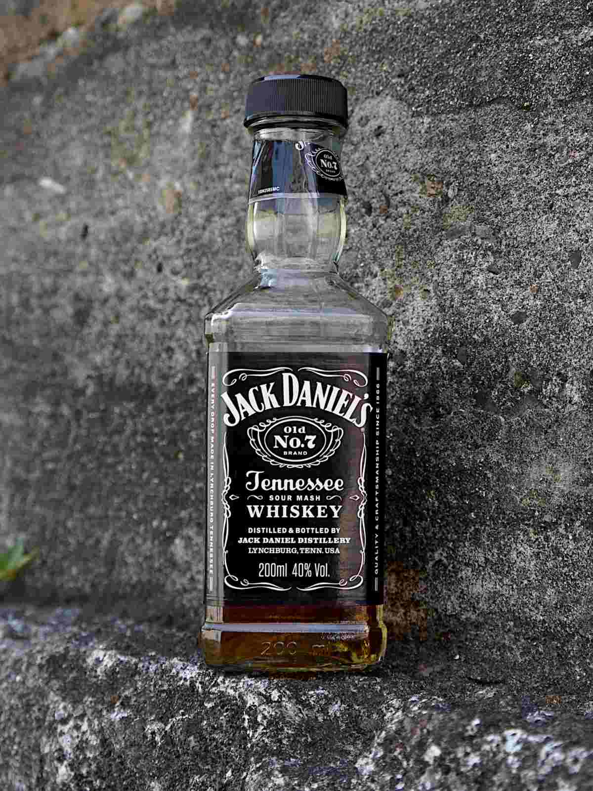 Jack Daniel's Old No. 7 Black Label Tennessee Whiskey Review